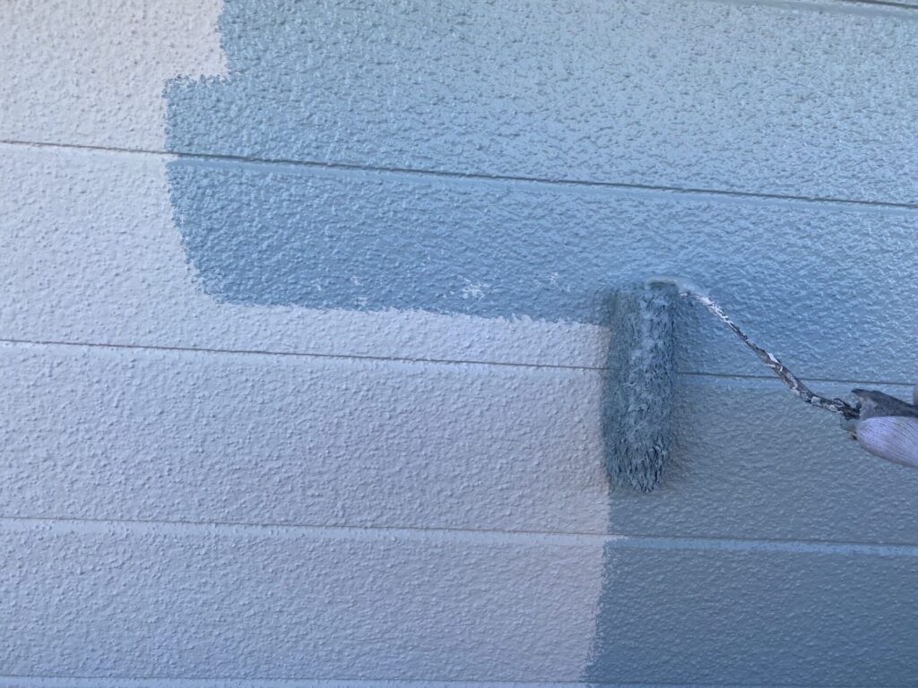 外壁塗装、中塗り工程