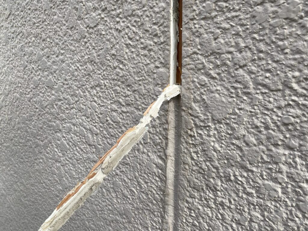 既存シーリング撤去