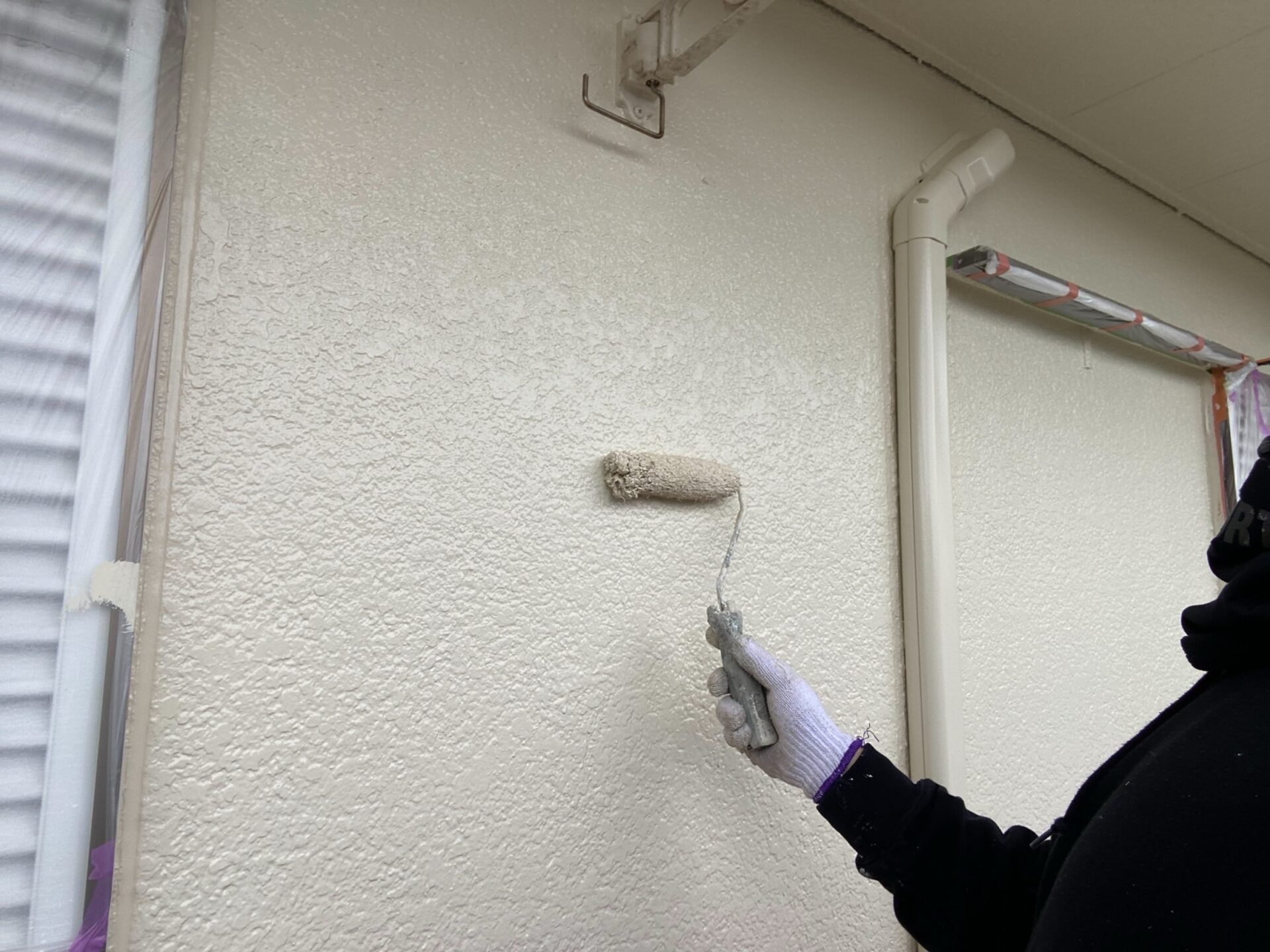 外壁塗装上塗りの様子