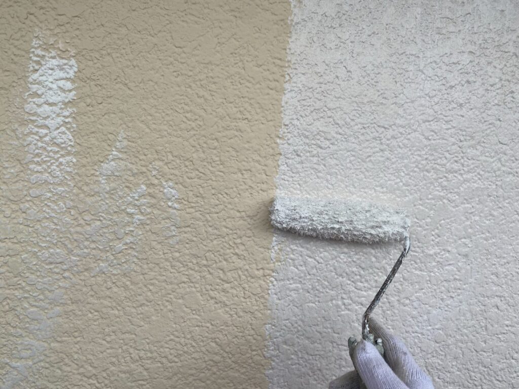 外壁塗装下塗りの様子