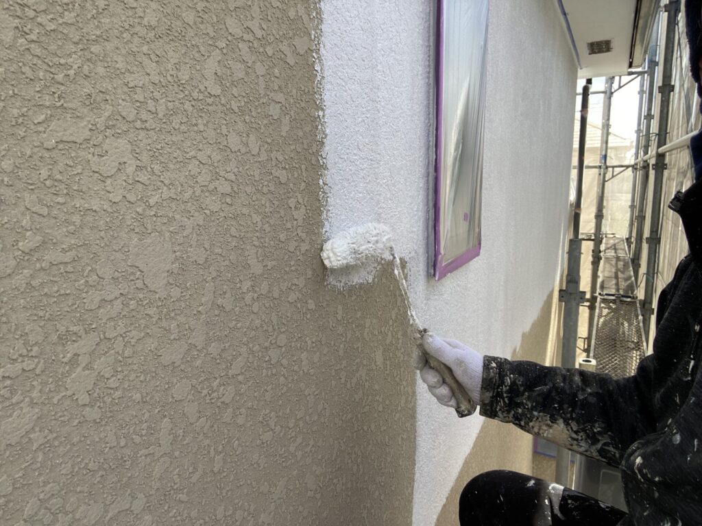 外壁下塗りの様子
