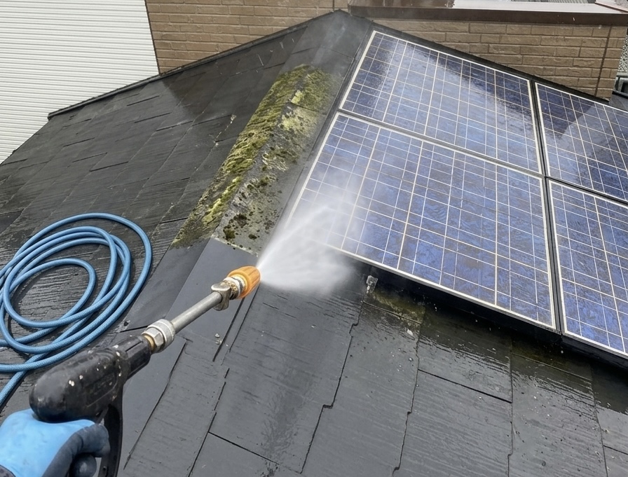 太陽光パネルの汚れ落とし洗浄
