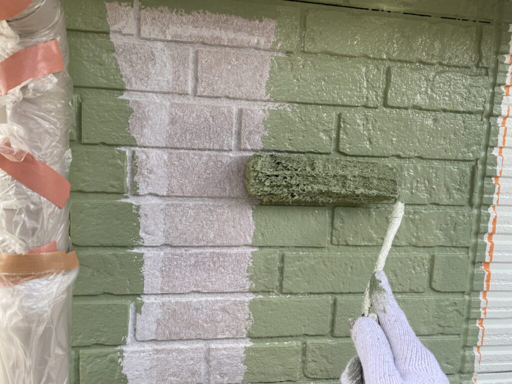 均一な厚みで塗られる中塗り