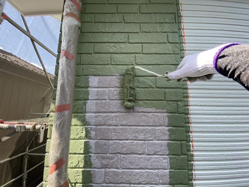 均一な厚みで塗られる中塗り