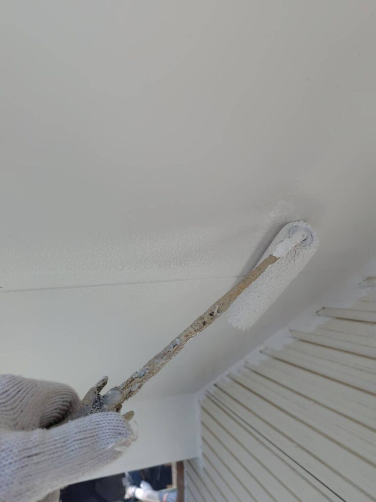 仕上げの2回目塗装工程