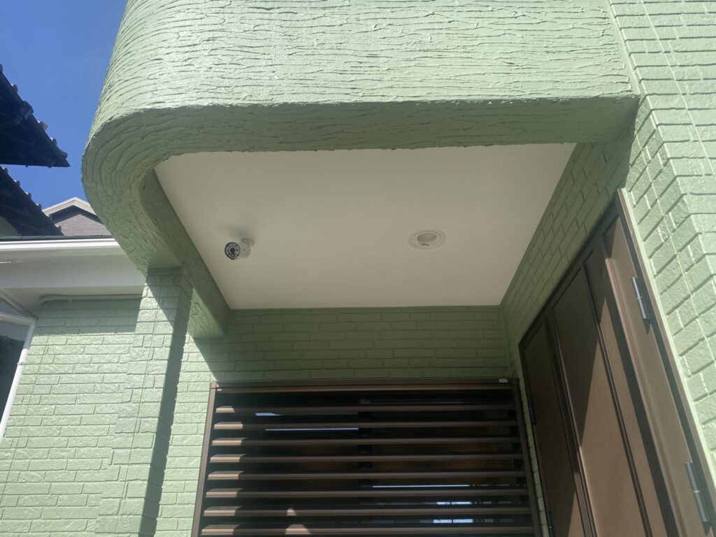 仕上がった軒天塗装