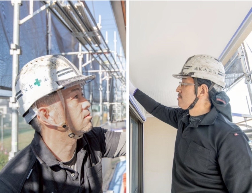 晴れた日に丁寧に施工しているK.S美装の職人写真