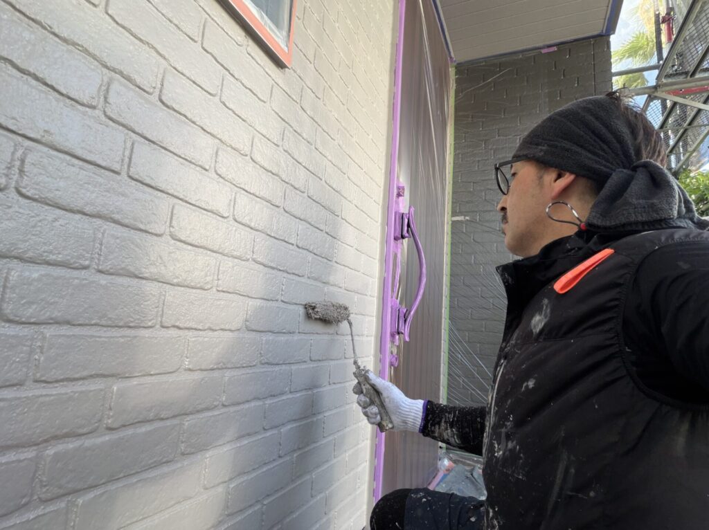 外壁ベース部分上塗り作業