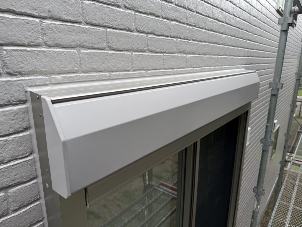 シャッターBOX塗装完了の状態
